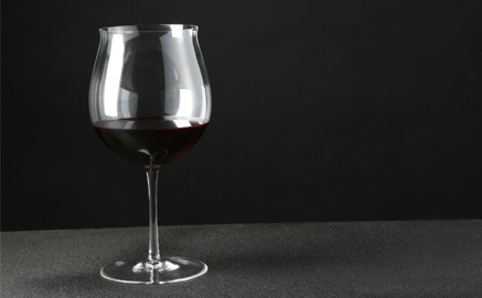 Picture of a stemmed wine glass